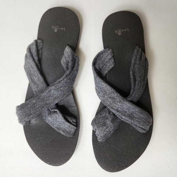 Sanuk Yoga X-Hale Gray Black Cross Strap Slip On Sandals-Size 9 - Picture 1 of 4